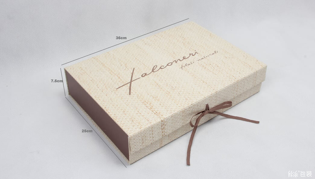 环保牛皮纸服装包装盒