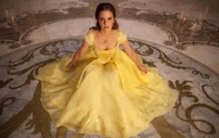Emma Watson 身穿黄色公主裙