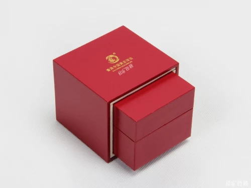 中国黄金珠宝包装盒冲皮纸材质