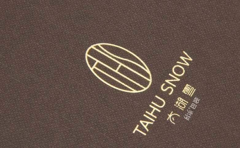 太湖雪丝巾包装盒烫金logo