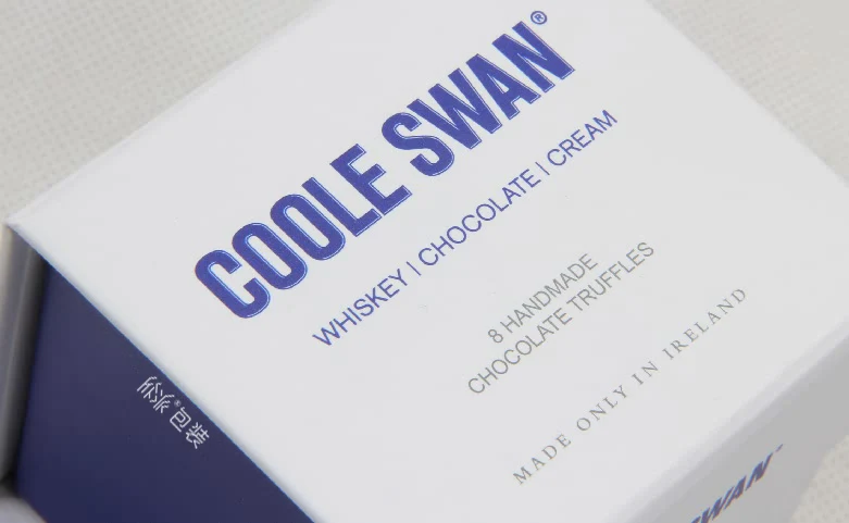 COOLE SWAN甜点包装盒Logo细节