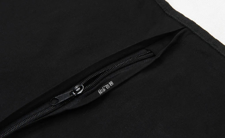 黑色棉布西服套拉链细节