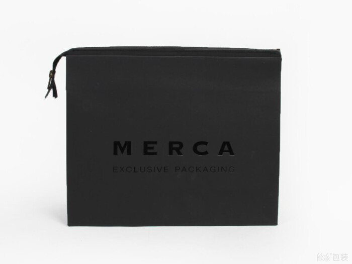 MERCA拉链服装纸袋正面图